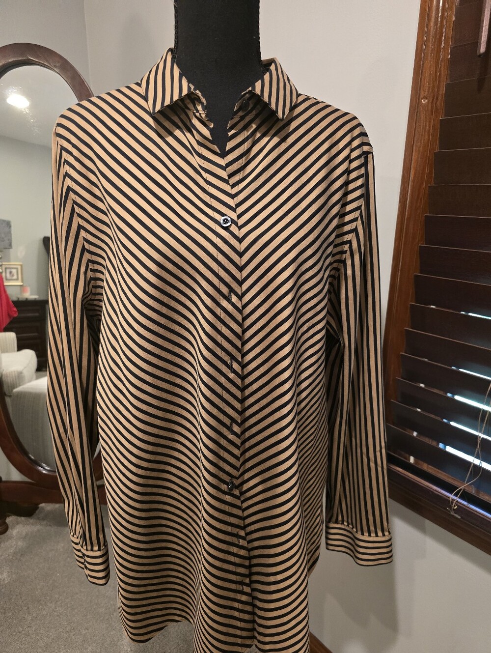 CHICO'S NWT!!Striped Button-Up TUNIC in Tan and Black